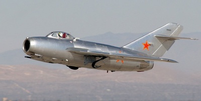 Un flamante Mig-15 restaurado y en vuelo