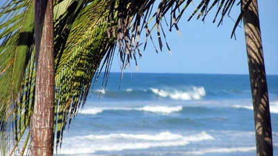 Una ola en algún lugar de la península de Nicoya